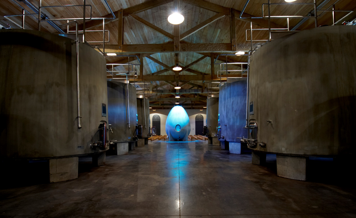 卵型のコンクリートタンクも持つ