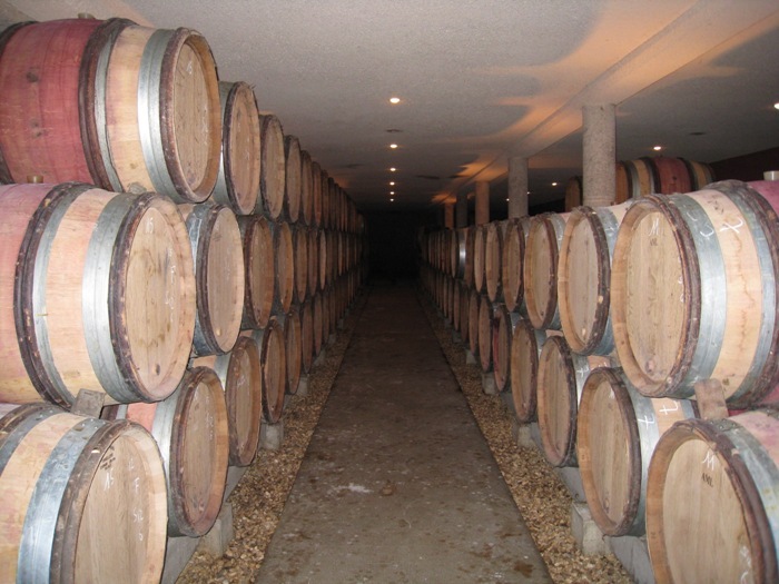 フランスの有力ワイン評価誌『Les meilleurs vins de France 2011』でも、ペルナン・ヴェルジュレスをメインとする生産者では唯一の★を獲得。